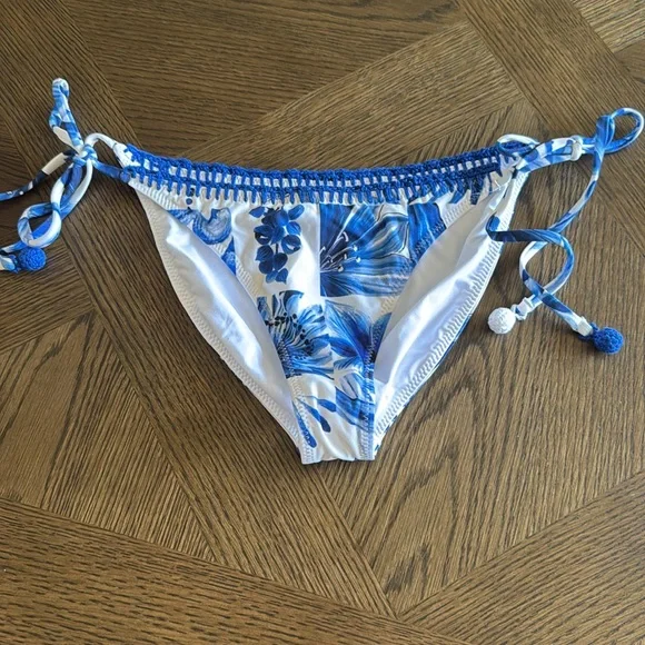 FARM RIO Off-White Garden Tiles Side Tie Bikini Bottom, MEDIUM, BRAND NEW, $130 - Picture 4 of 7